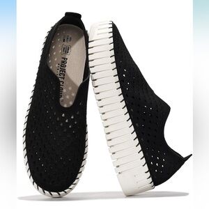Women’s black slip on Project Cloud Loafers 9